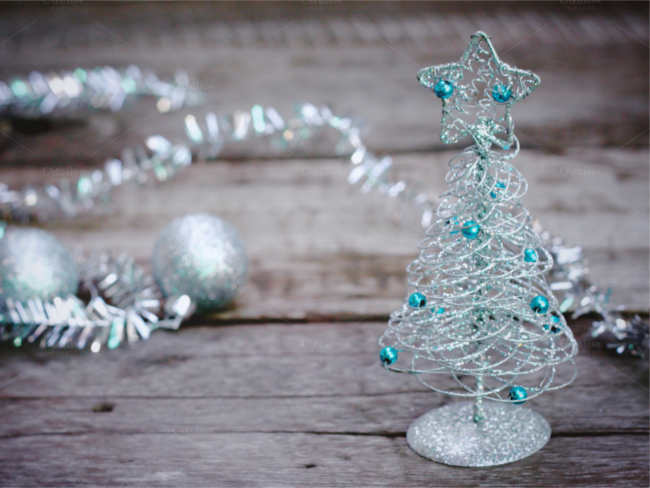 silver-christmas-tree-ornament-design